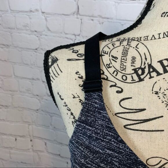 Victoria’s Secret Size Small Sports Bra Heathered Gray Racer Back - Picture 5 of 7